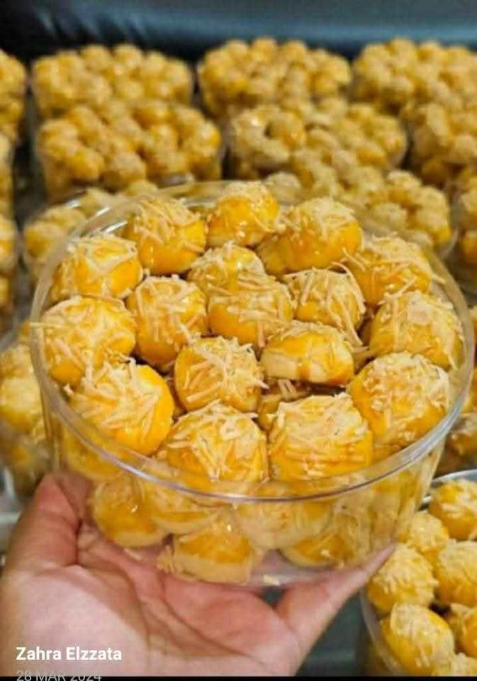 JUAL ANEKA KUE KERING & SNACK