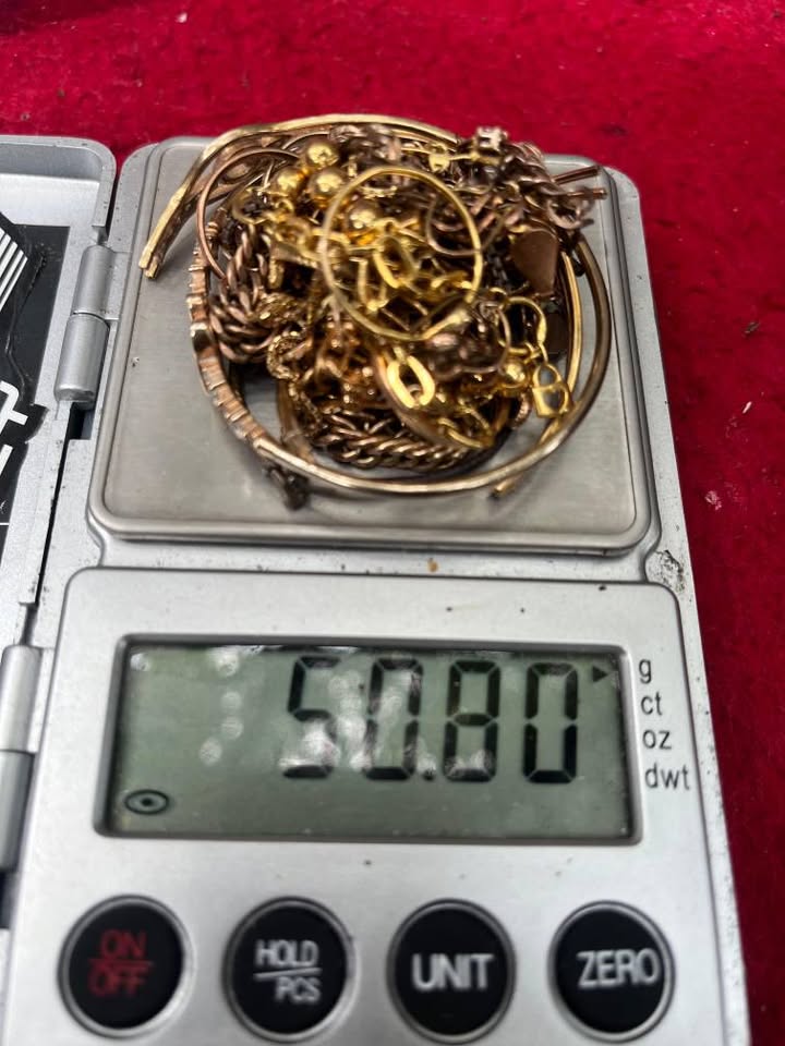 JUAL BELI EMAS