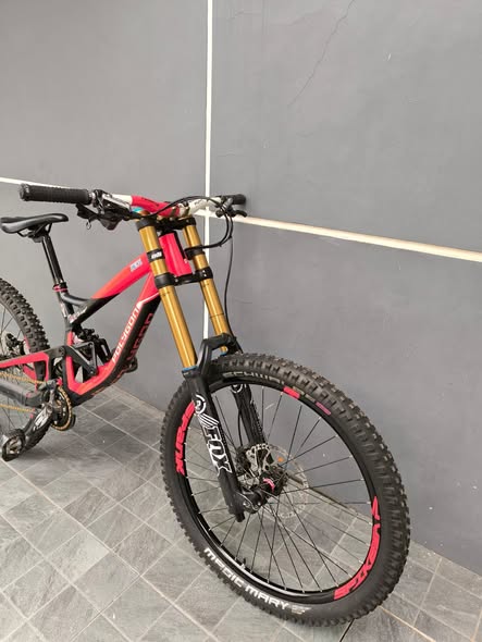 JUAL BELI SEPEDA GUNUNG MTB DOWNHILL ENDURO XC AM TRAIL DIRTJUMP