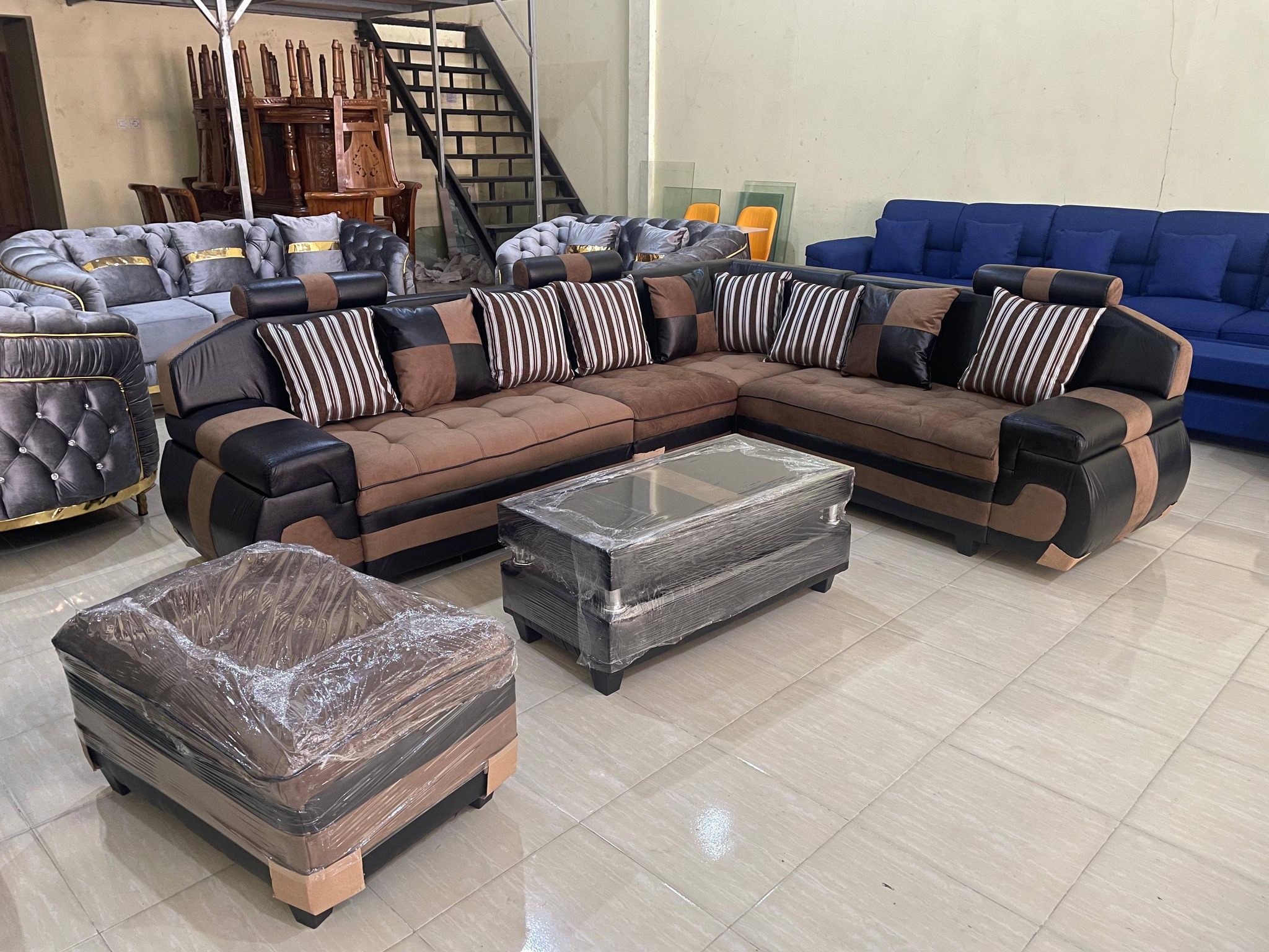 JUAL SOFA MINIMALIS ELEGAN – NYAMAN & MEWAH!