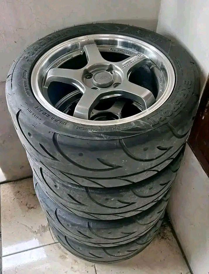 JUAL SATU SET  VELG RACING + BAN SEMI SLICK – SIAP PAKAI & SIAP NGEGAS! 🔥