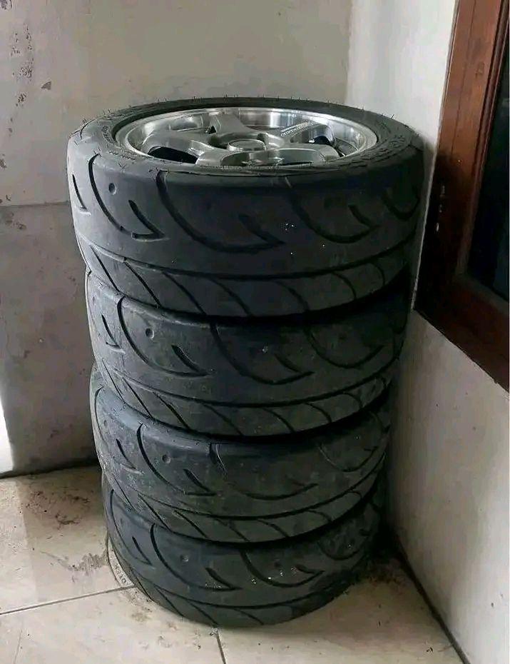 JUAL SATU SET  VELG RACING + BAN SEMI SLICK – SIAP PAKAI & SIAP NGEGAS! 🔥