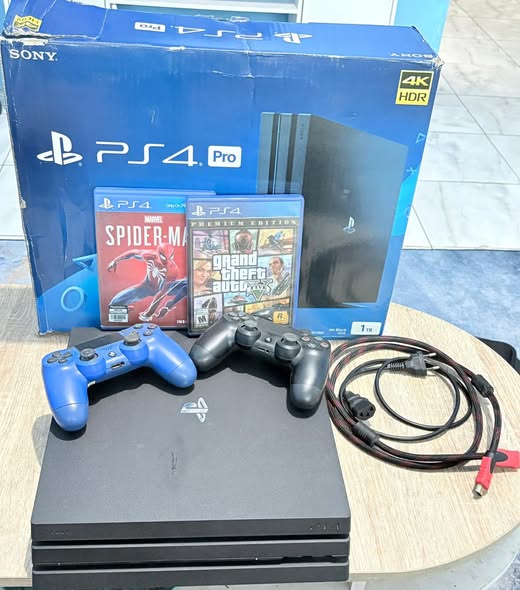 Jual PlayStation 4 Pro 1TB seri Cuh-7017B