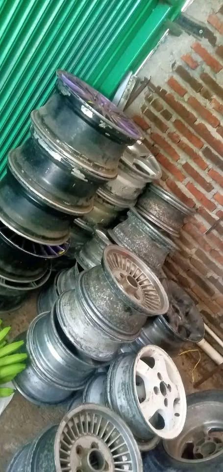 JUAL BELI TEMBAGA DAN BESI -BESI LAINNYA