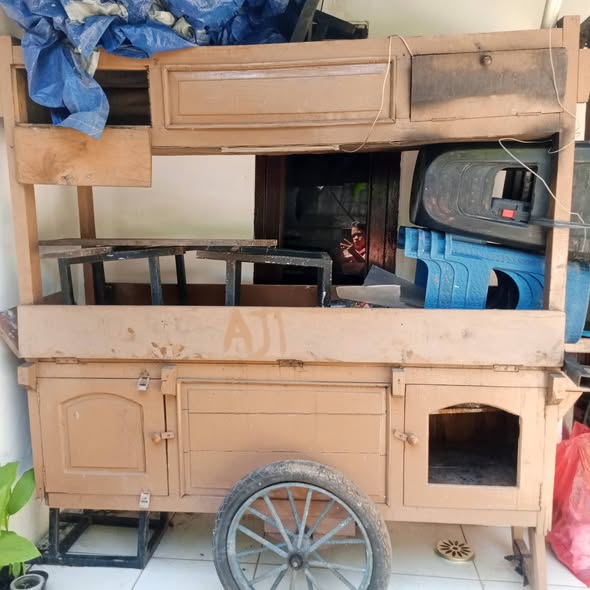 DIJUAL GEROBAK ANGKRINGAN BEKAS