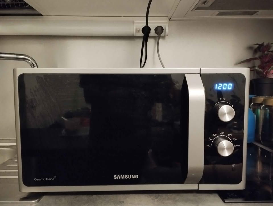 DIJUAL MICROWAVE SAMSUNG – CANGGIH, HEMAT & PRAKTIS! 🔥✨