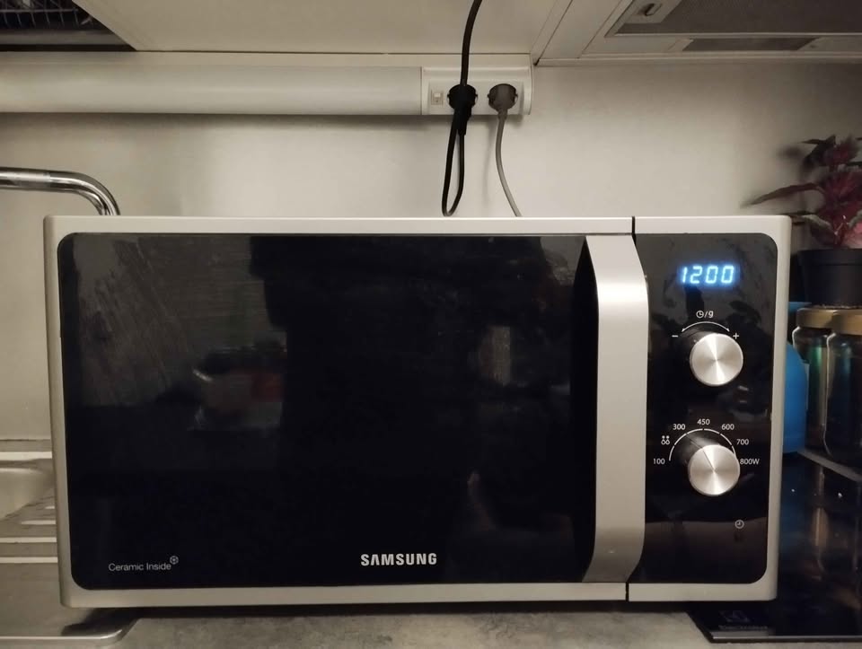 DIJUAL MICROWAVE SAMSUNG – CANGGIH, HEMAT & PRAKTIS! 🔥✨