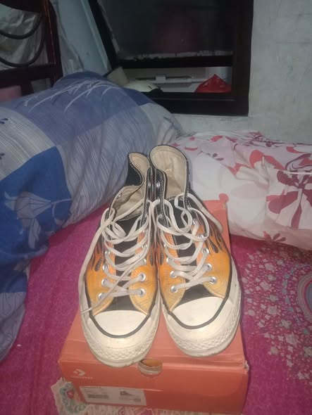 Jual sepatu converse