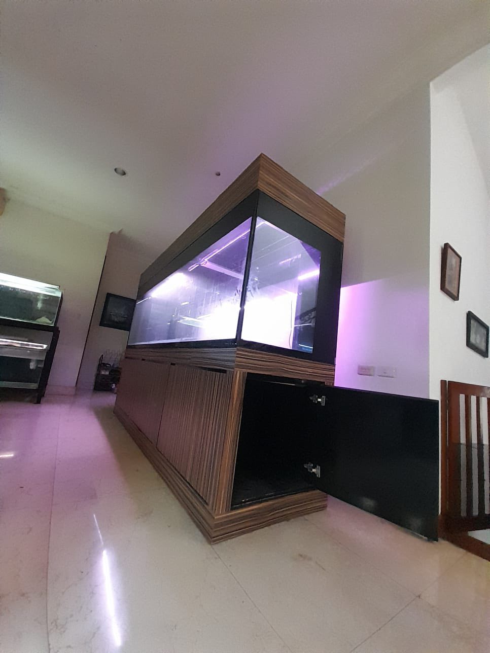 🔥 AQUARIUM + MEJA CUSTOM ELEGAN – BIKIN RUANG TAMU JADI MEWAH! 🐟✨