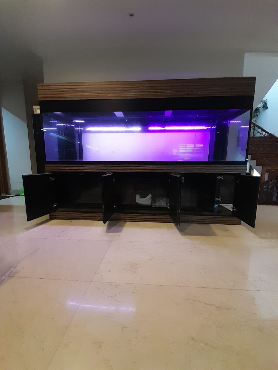 🔥 AQUARIUM + MEJA CUSTOM ELEGAN – BIKIN RUANG TAMU JADI MEWAH! 🐟✨