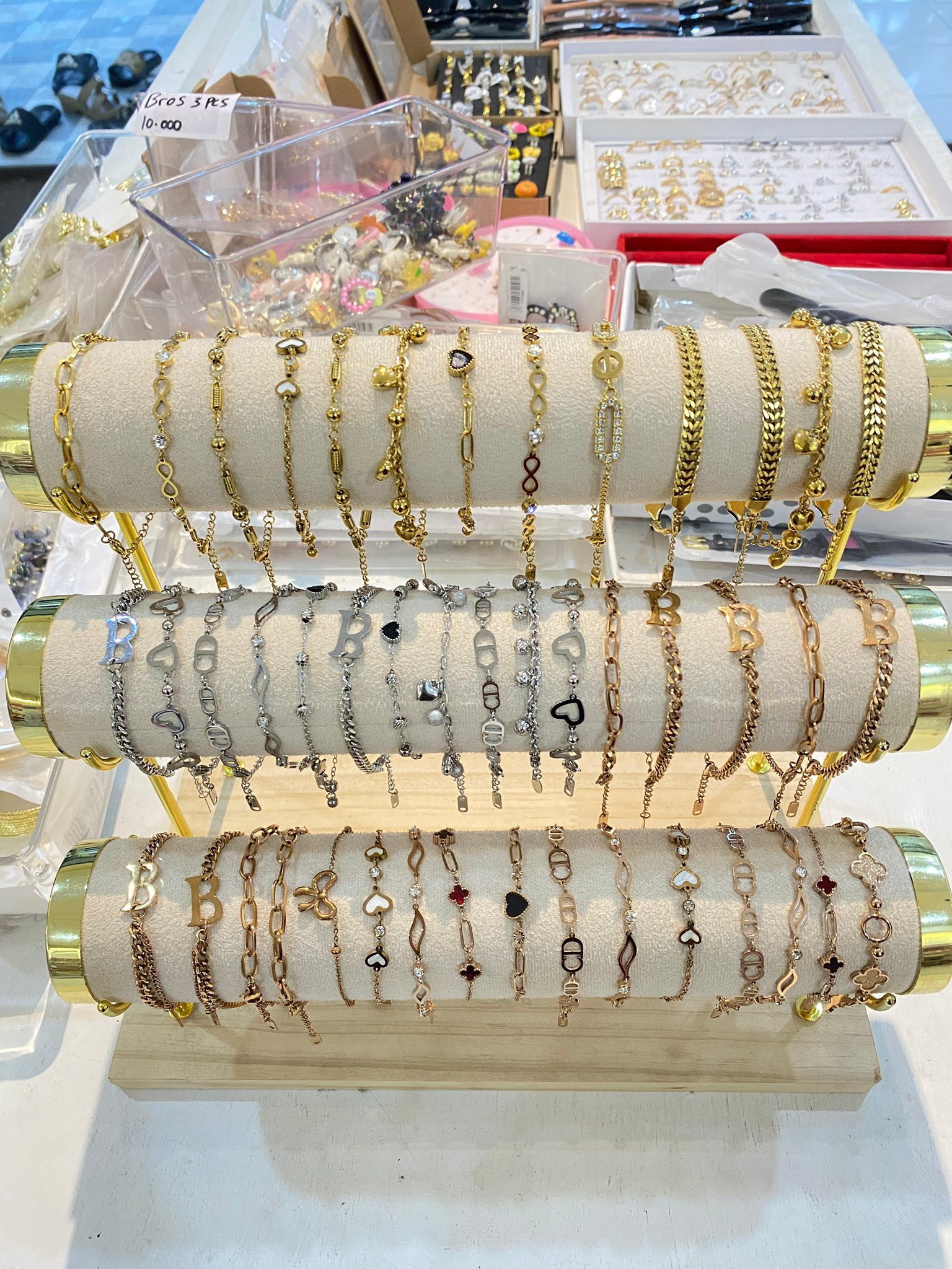 GELANG & AKSESORIS KEKINIAN – SIMPLE, ELEGAN, & TRENDY