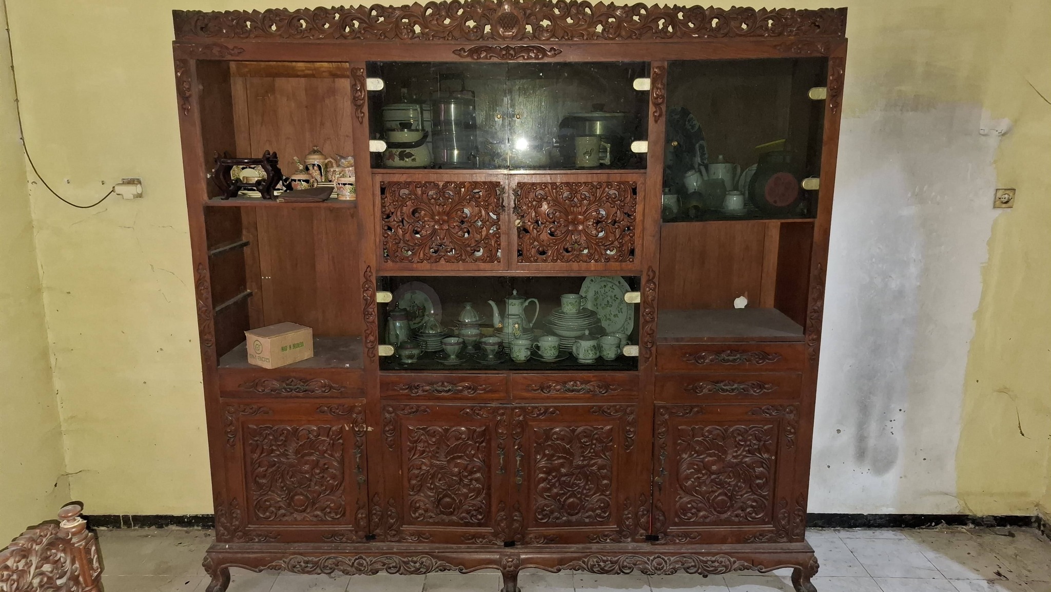 🪞 MEJA RIAS KAYU KLASIK – ELEGAN, MEWAH & FUNGSI MAKSIMAL! ✨