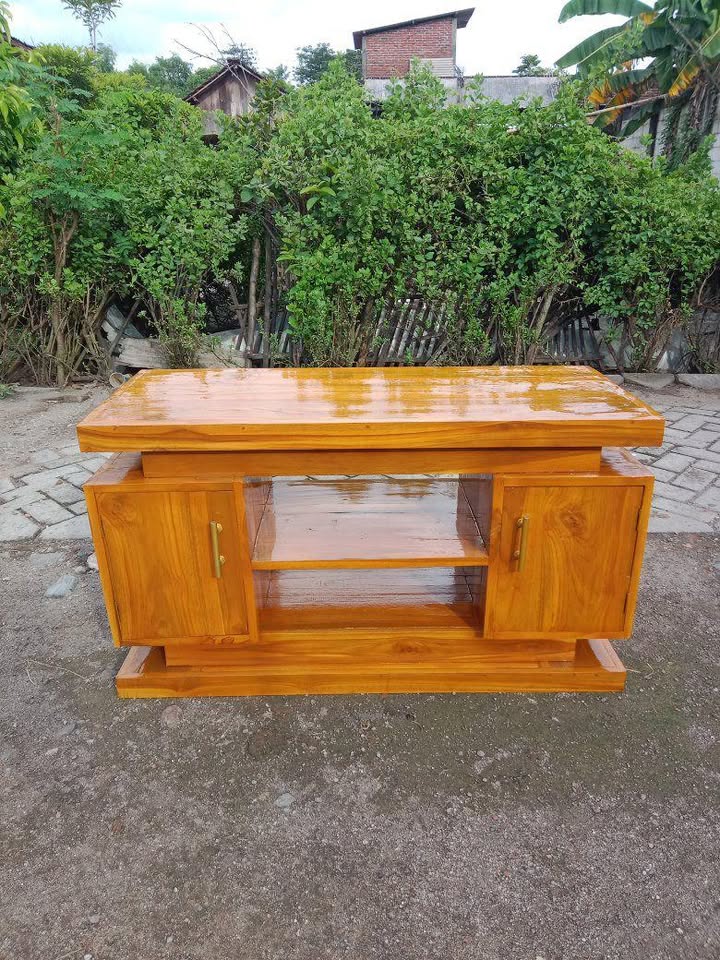 MEJA TV / RAK SERBAGUNA KAYU – MINIMALIS, KUAT & ELEGAN!