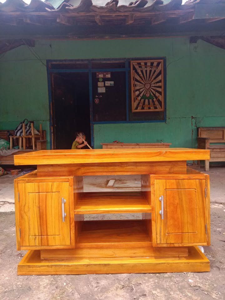 MEJA TV / RAK SERBAGUNA KAYU – MINIMALIS, KUAT & ELEGAN!