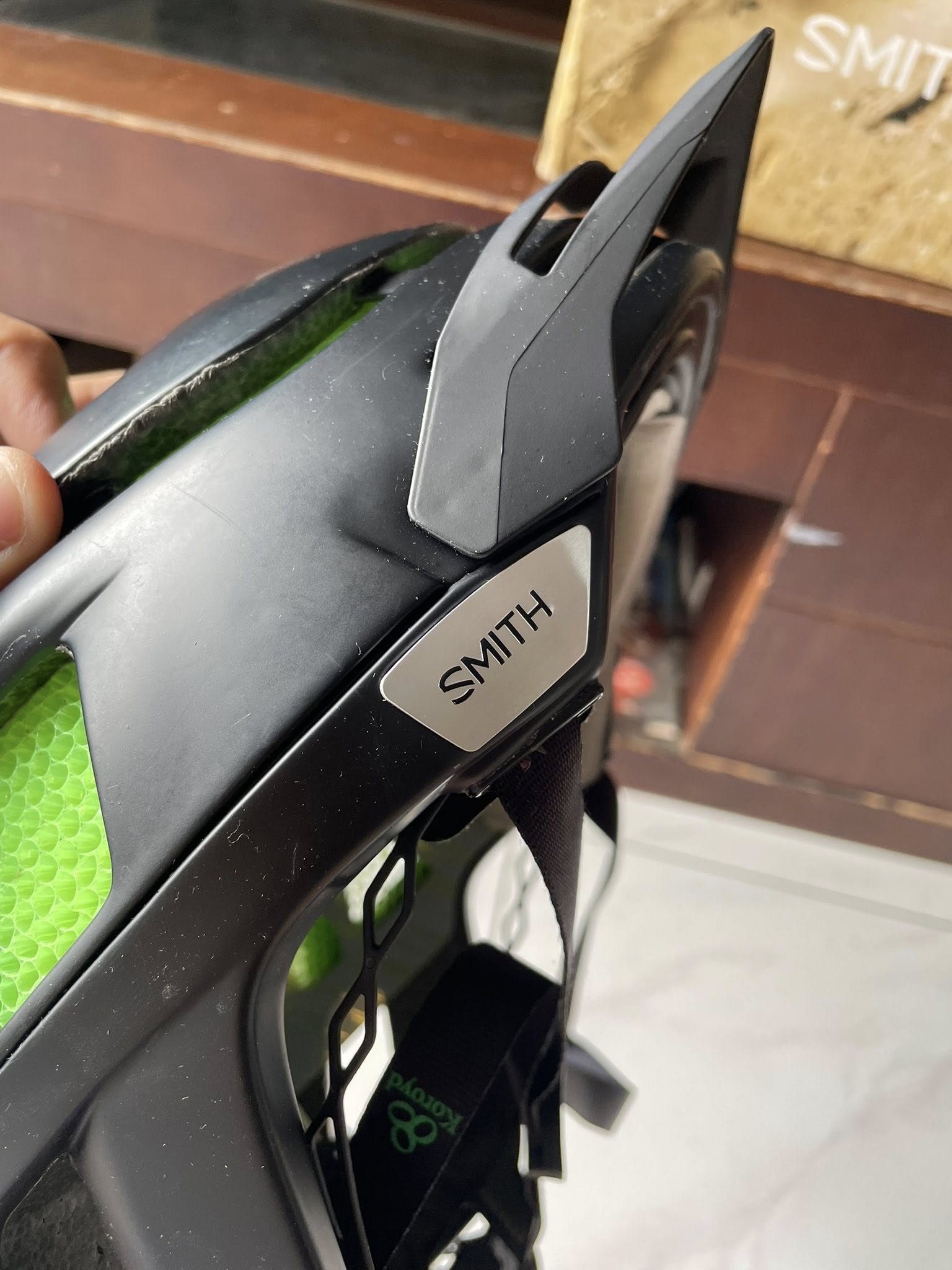 HELM SEPEDA PREMIUM – AMAN, RINGAN & SUPER STYLISH!