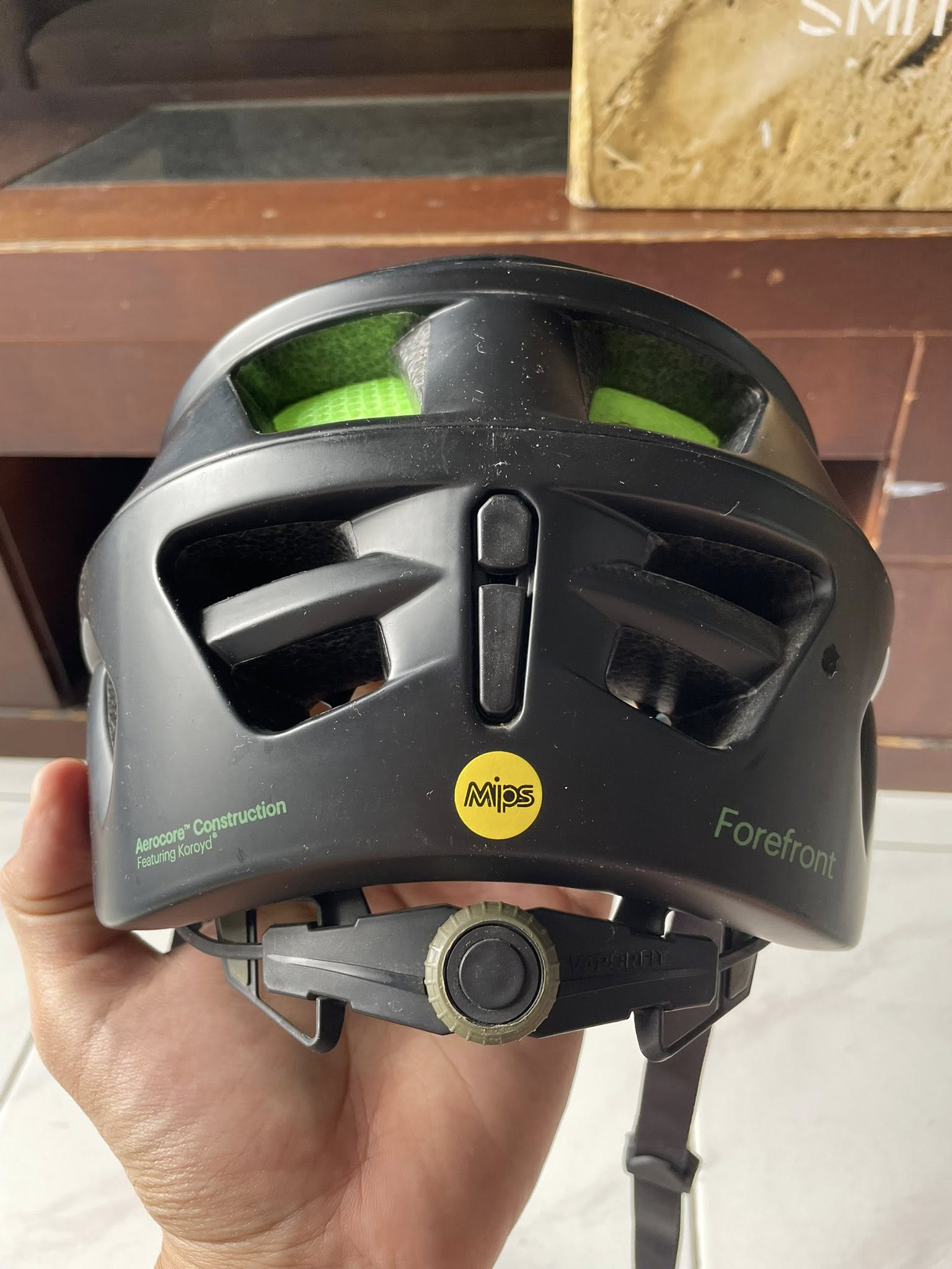HELM SEPEDA PREMIUM – AMAN, RINGAN & SUPER STYLISH!