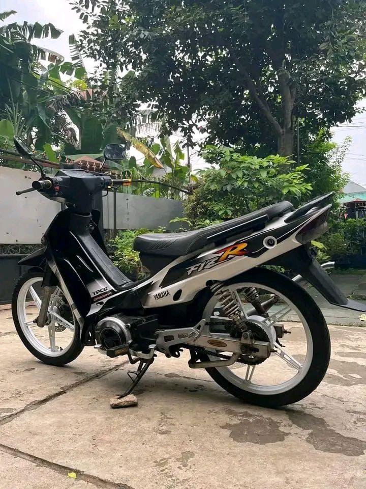 🏍️🔥 YAMAHA FIZ R – MOTOR LEGEND, IRIT & TENAGA GALAK! 🔥🏍️