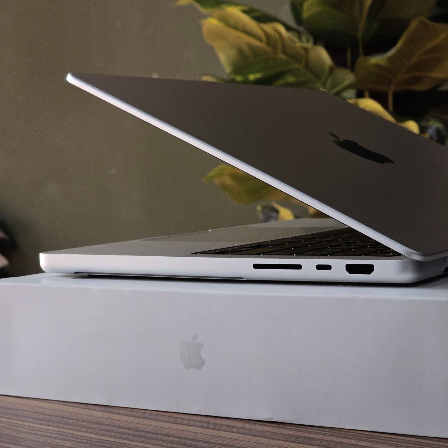 🔥 PROMO EKSKLUSIF MACBOOK PRO TERBARU! 🔥