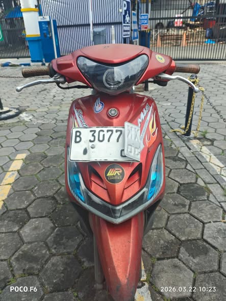DIJUAL CEPAT YAMAHA MIO SMILE WARNA MERAH MARON TAHUN 2011 LENGKAP+MULUS