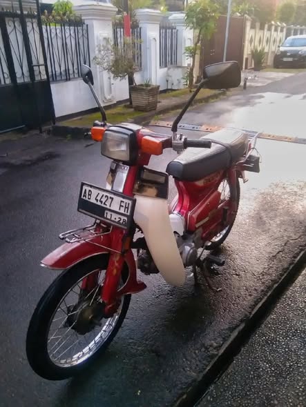 Jual HONDA c800 - c86 TH.1982 PLAT AB