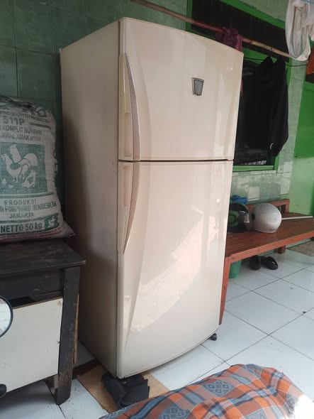 Jual kulkas Sharp 2 Pintu