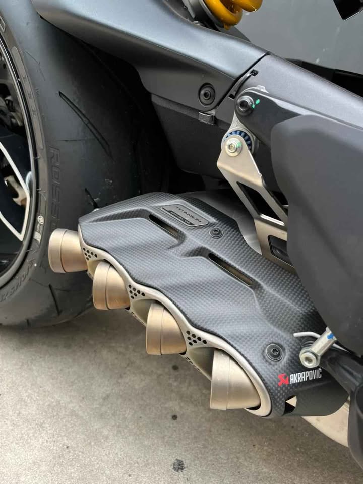 Ducati Diavel V4