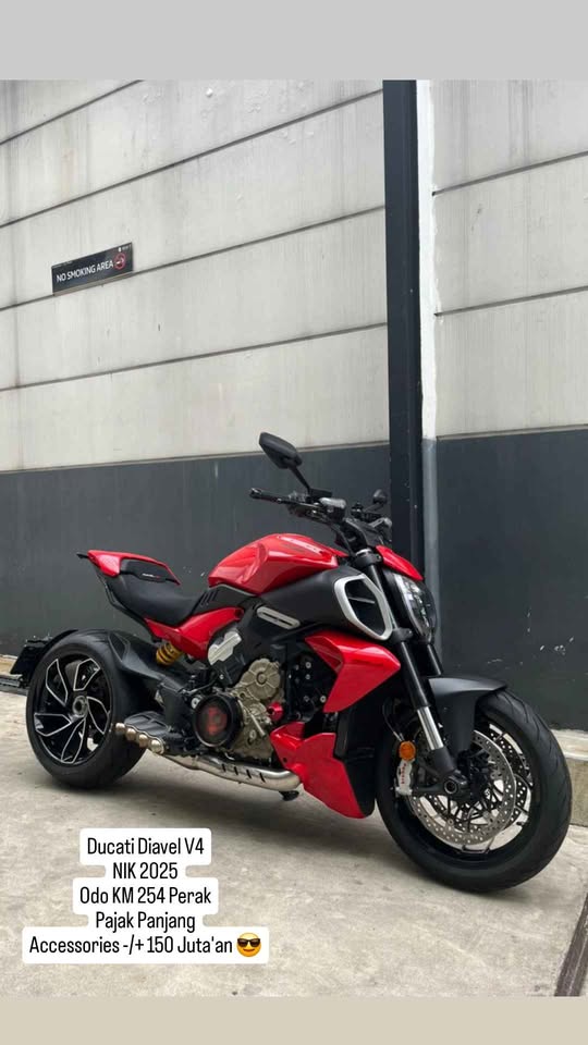 Ducati Diavel V4