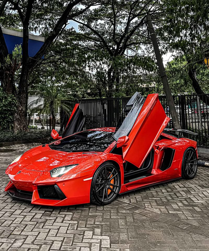 Lamborghini Aventador LP700-4 2012