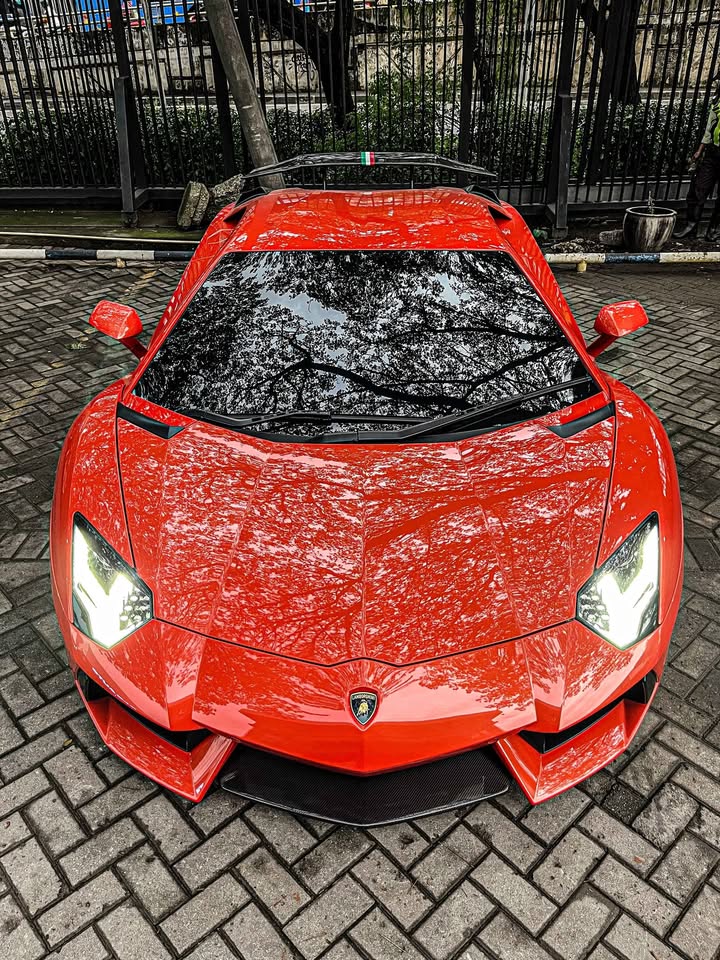 Lamborghini Aventador LP700-4 2012