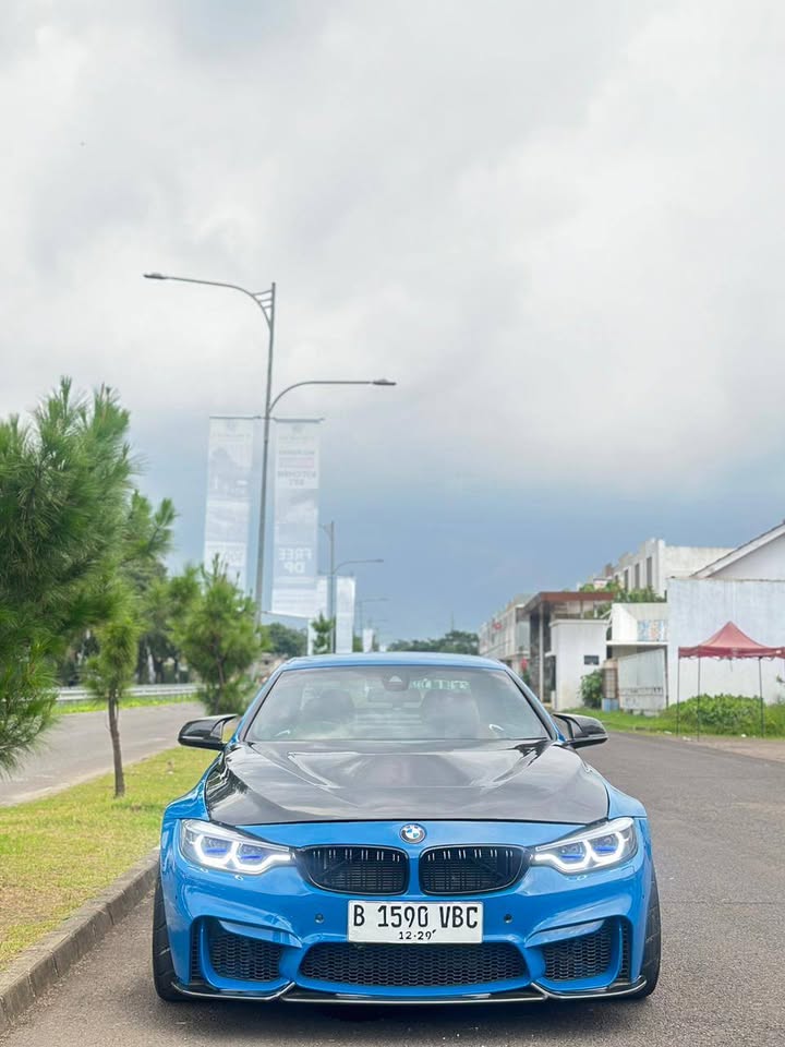 Mobil BMW Cabrio Sport Mewah Siap Jalan!