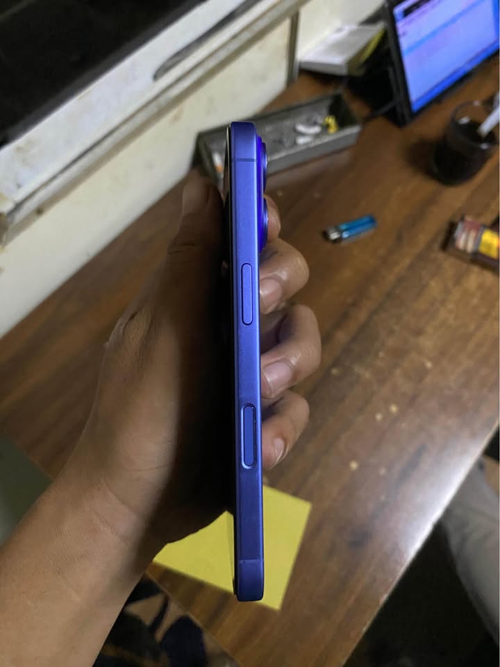 iPhone 16 basic Biru Mulus Like New Siap Pakai!!