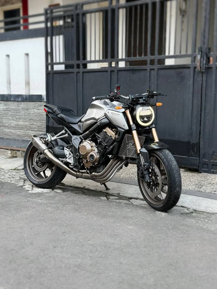 2015 Honda CB650R NEO