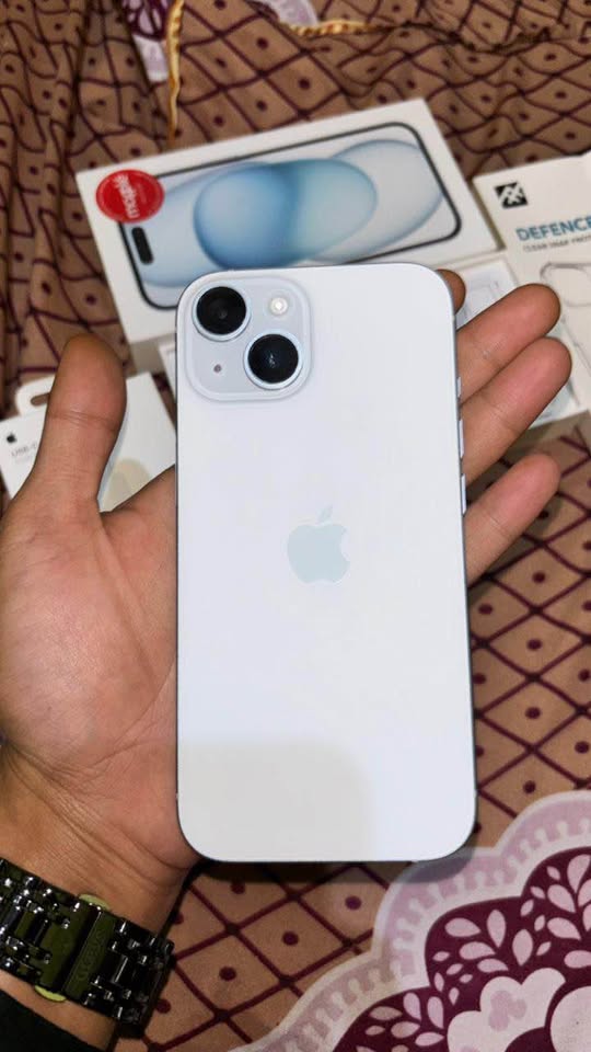 iPhone 15 Putih Mulus Fullset Siap Pakai!!