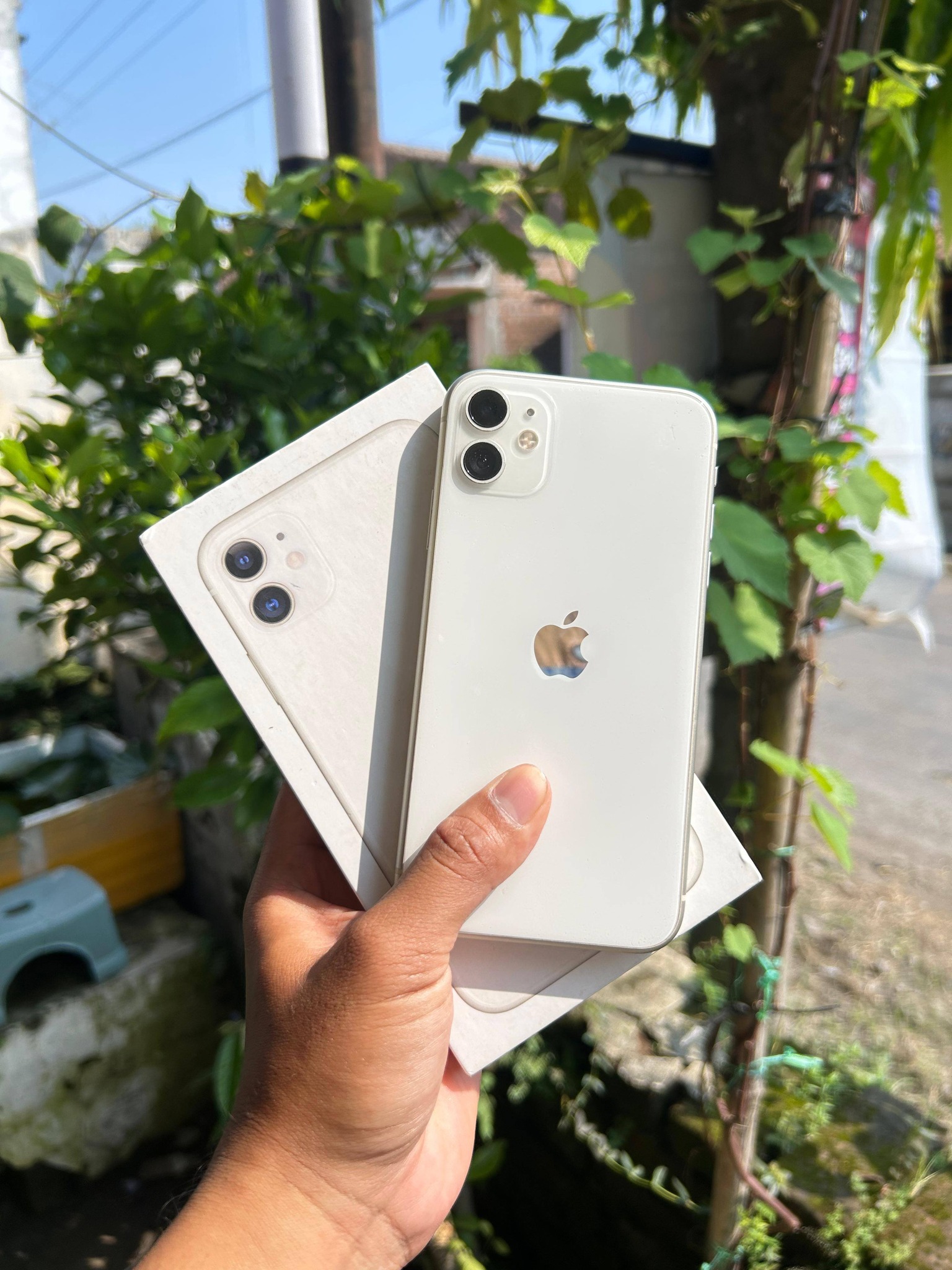 🔥 DIJUAL IPHONE 11 WHITE FULLSET ORIGINAL – MULUS LIKE NEW 🔥