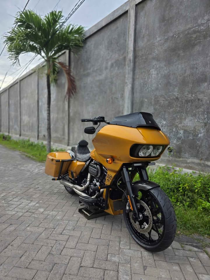 Harley Davidson - ROADGLIDE spesial 2023