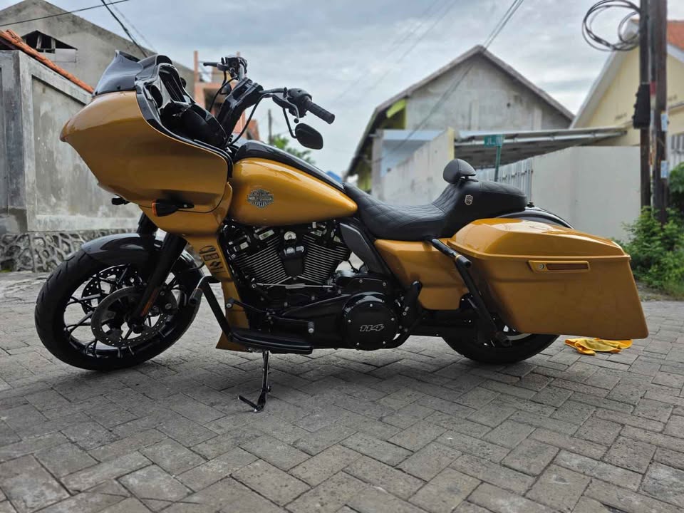 Harley Davidson - ROADGLIDE spesial 2023