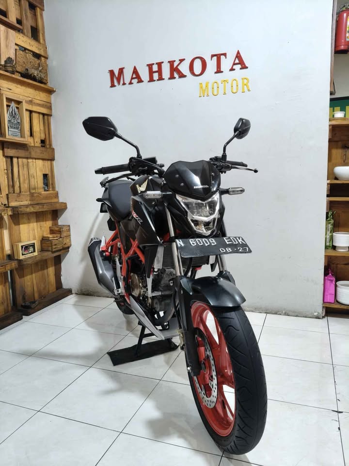 MOTOR SPORT KEREN – GAGAH, BERTENAGA, DAN SIAP JADI PUSAT PERHATIAN!