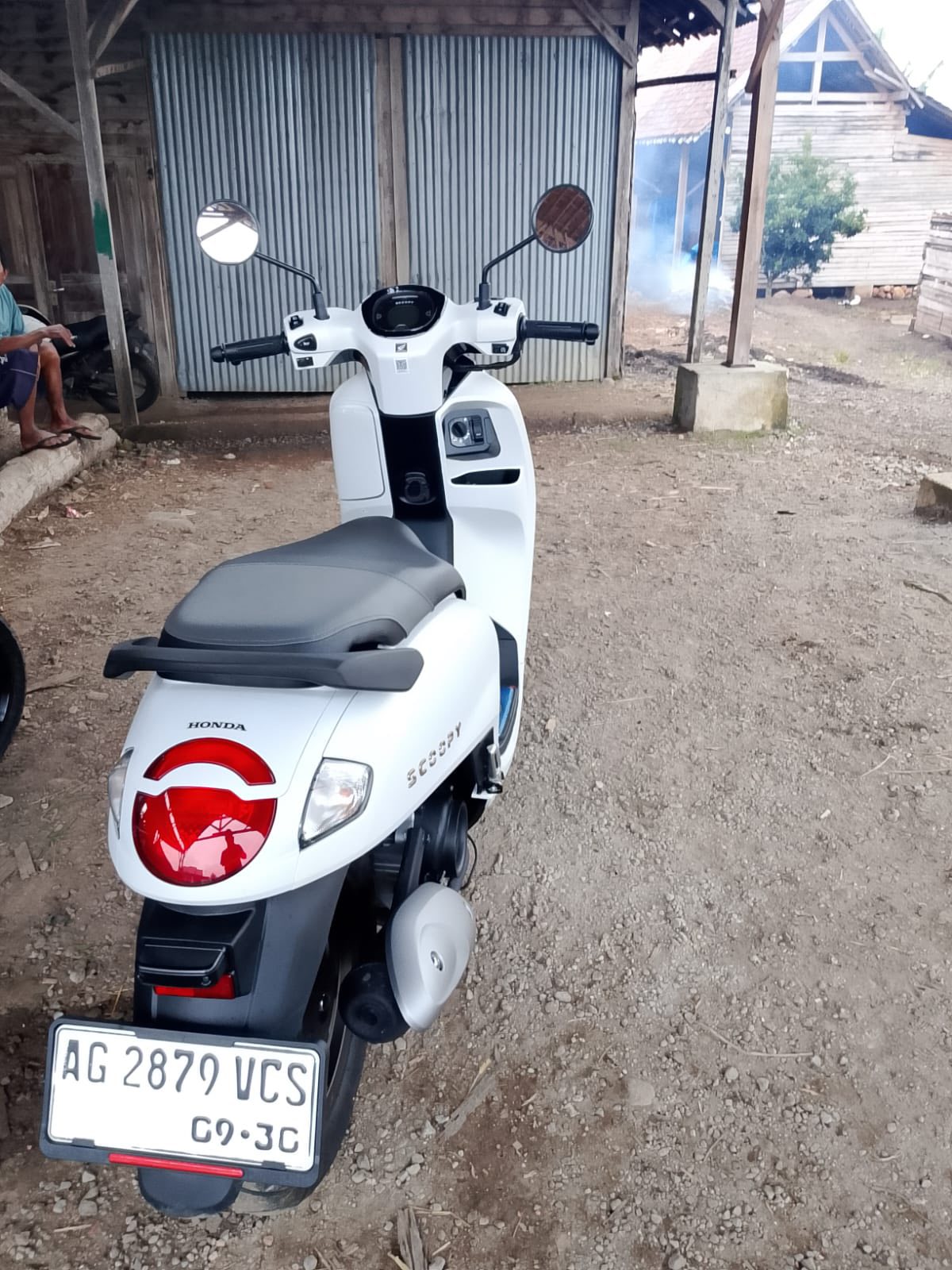 🛵 HONDA SCOOPY PUTIH – STYLISH, IRIT, DAN SUPER KEKINIAN! 🛵