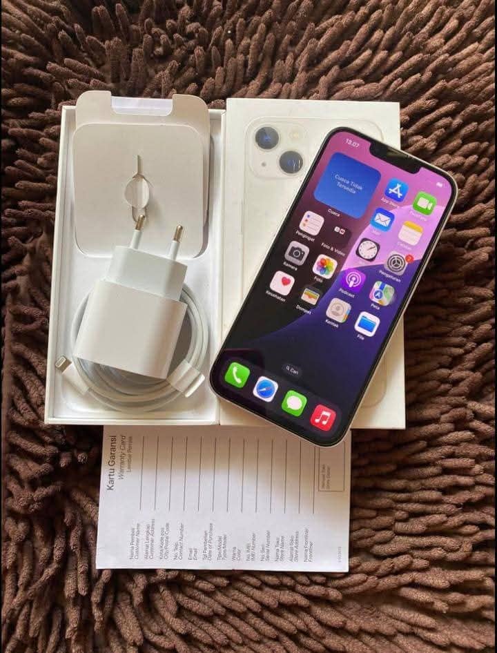 Jual cepat iPhone 13  iBox