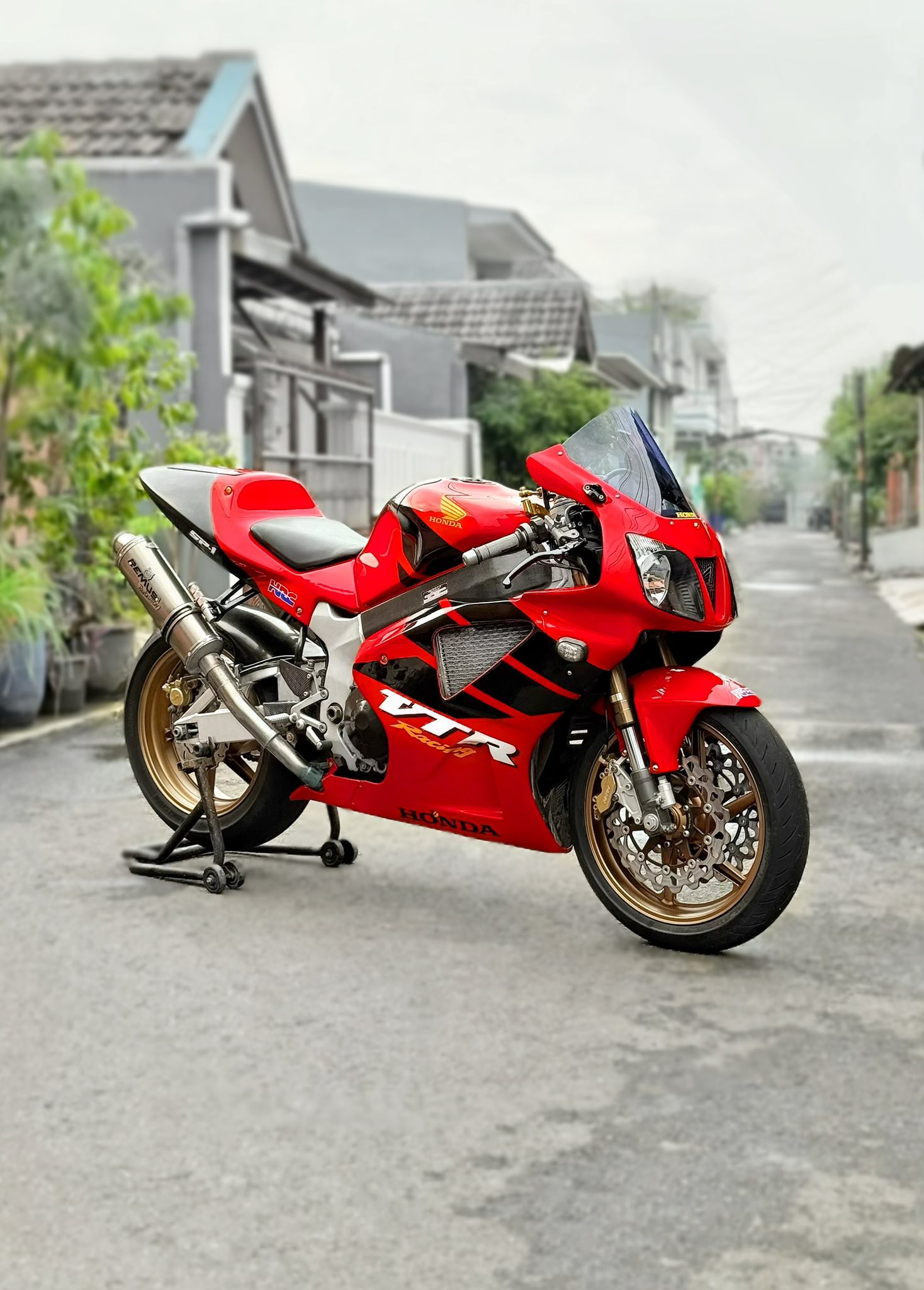 HONDA VTR 1000 SP1 SUPERBIKE 1000cc (RC 51) RARE ITEM
