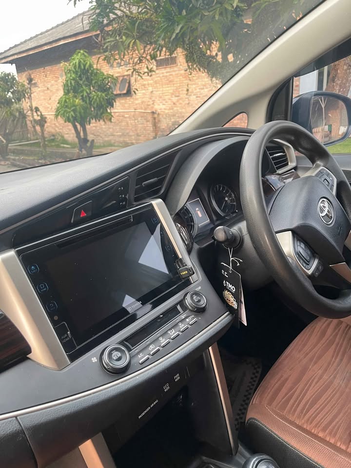 Toyota inova Reborn Type V