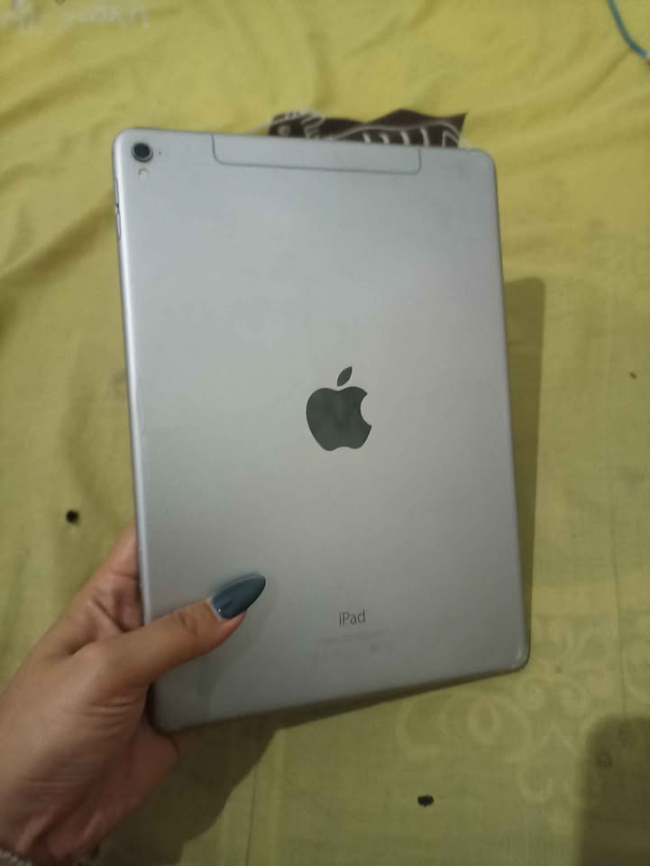 Dijual iPad pro 9.7 256GB BYPASS