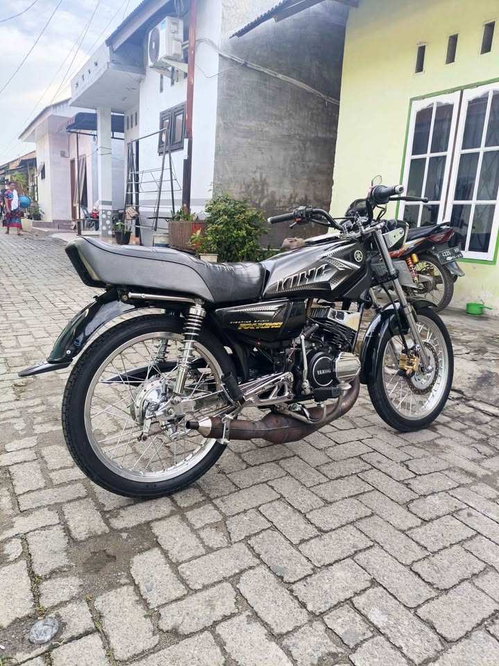 Di jual rx king tahun 2002. Asli hitam