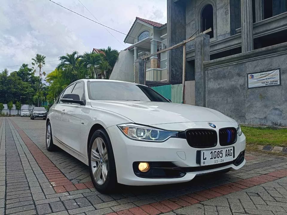BMW 320i SPORT (F30) TAHUN 2013