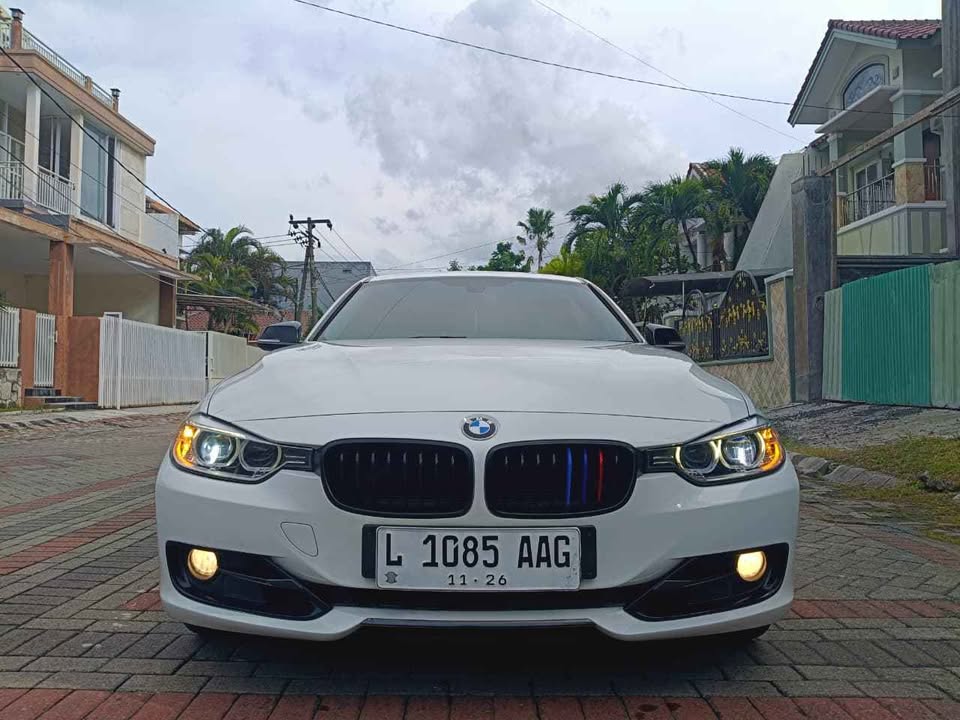 BMW 320i SPORT (F30) TAHUN 2013