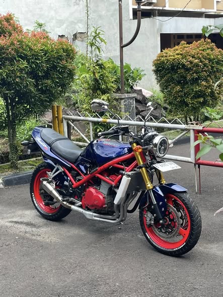 Suzuki bandit 400
