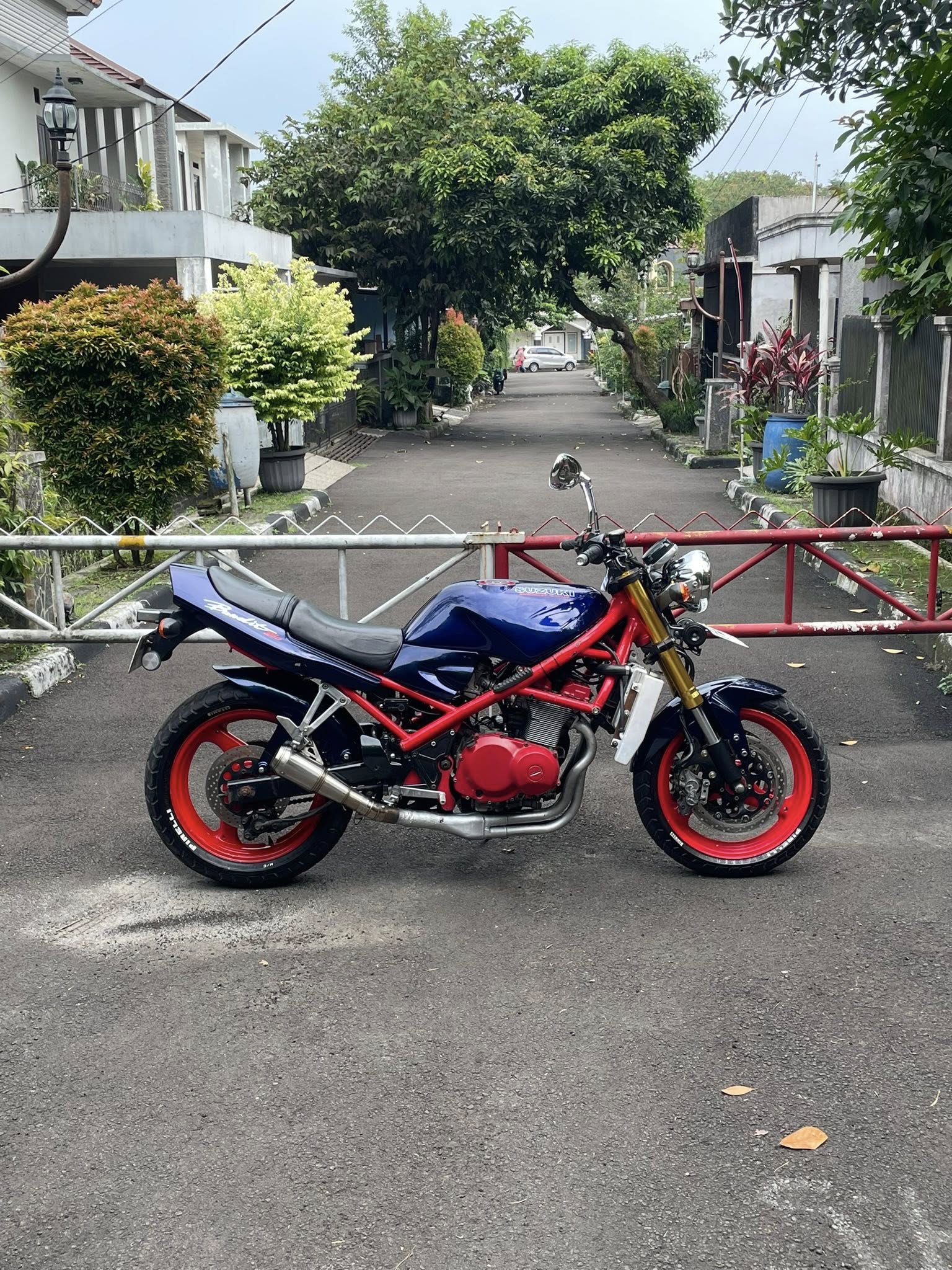 Suzuki bandit 400