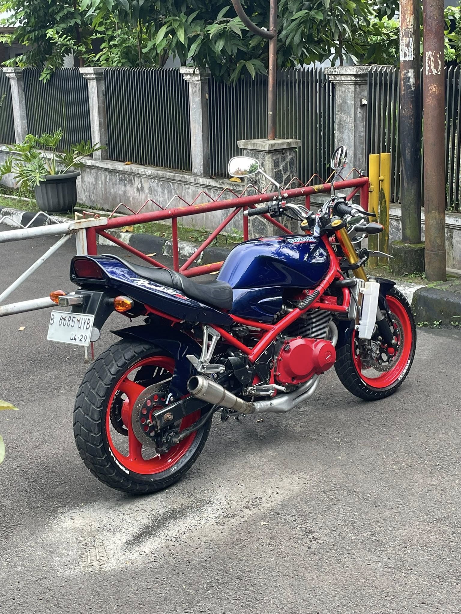 Suzuki bandit 400