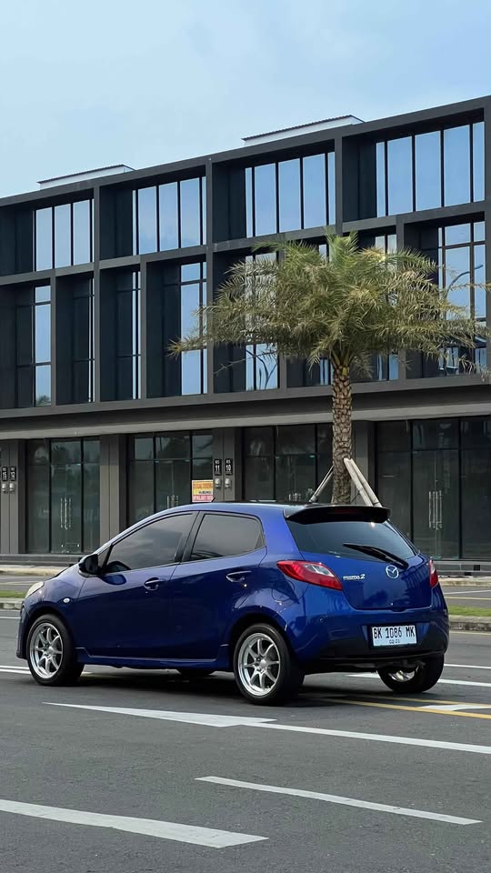Mobil Mazda 2 Hatback Tahun 2011 Type R