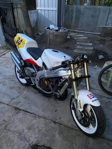 SUZUKI RGV 250 VJ22